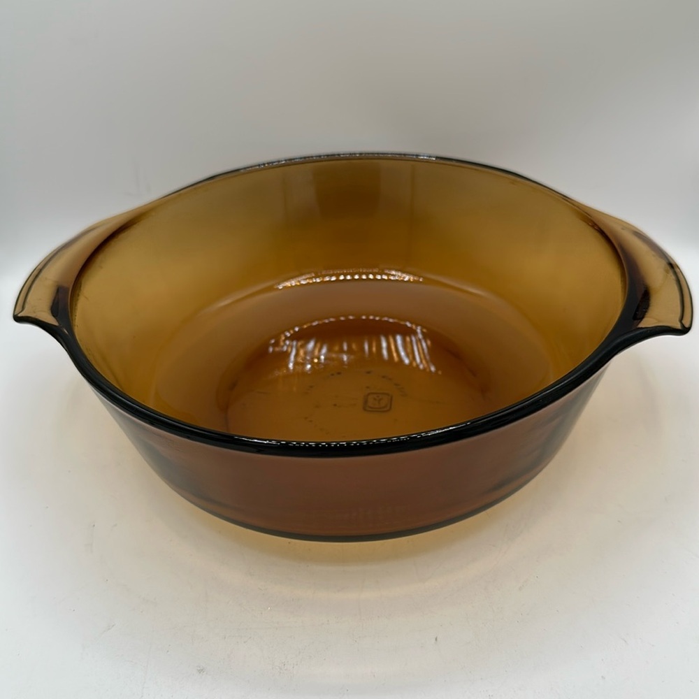 Vintage Anchor Hocking amber-colored 1.5-quart glass casserole dish